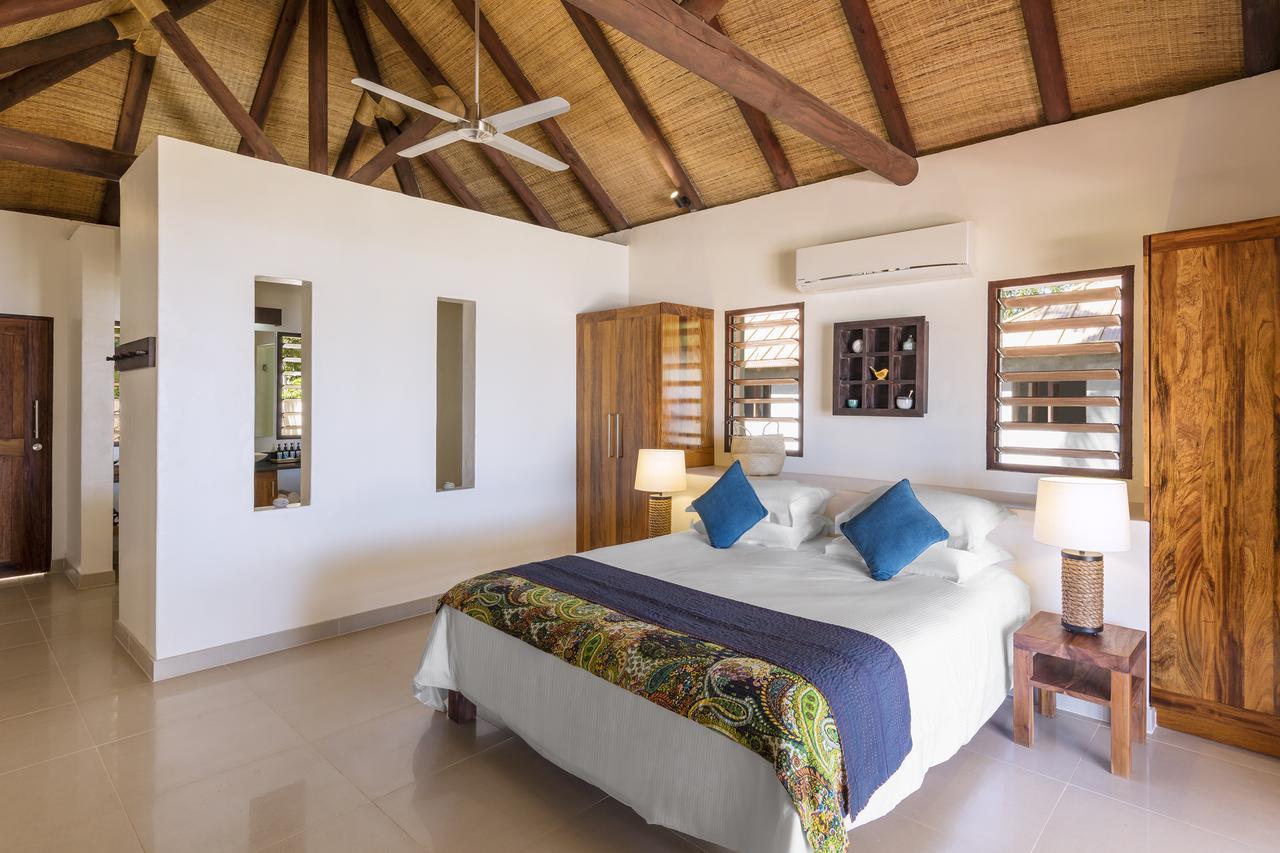 Eratap Beach Resort Port Vila Exterior photo