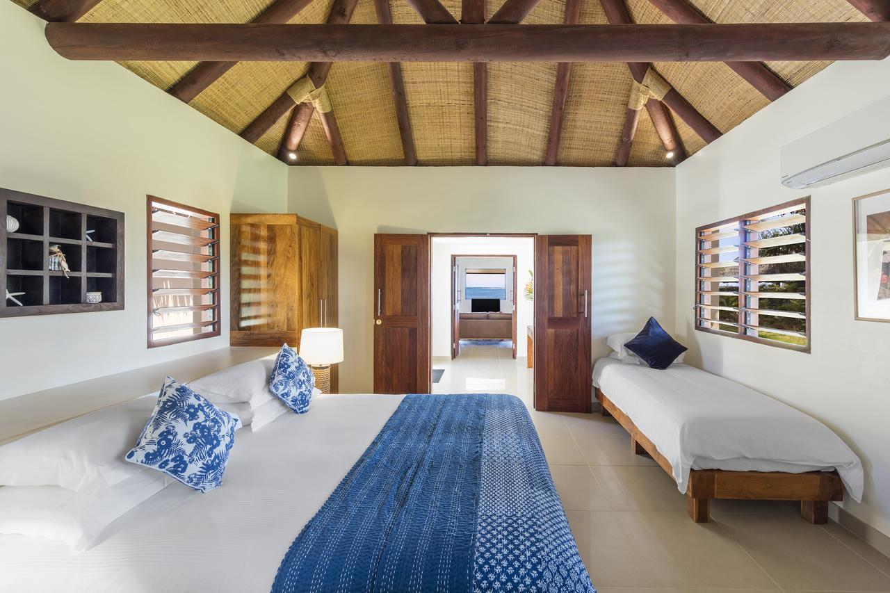 Eratap Beach Resort Port Vila Exterior photo